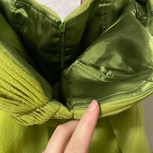 Green formal/prom dress with tie straps size 6 - Picture 7 of 8